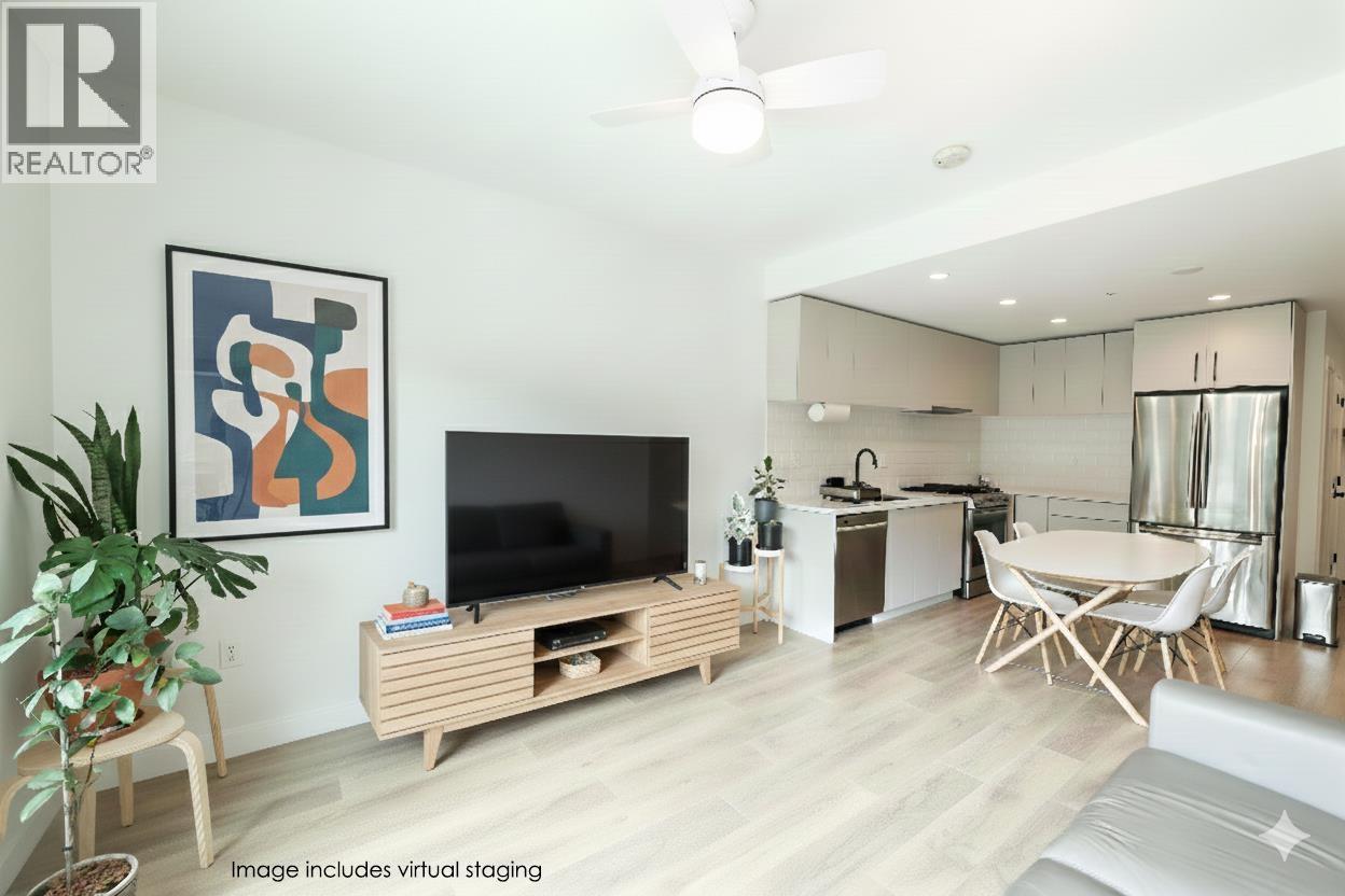 407 3038 ST GEORGE STREET, Port Moody, British Columbia