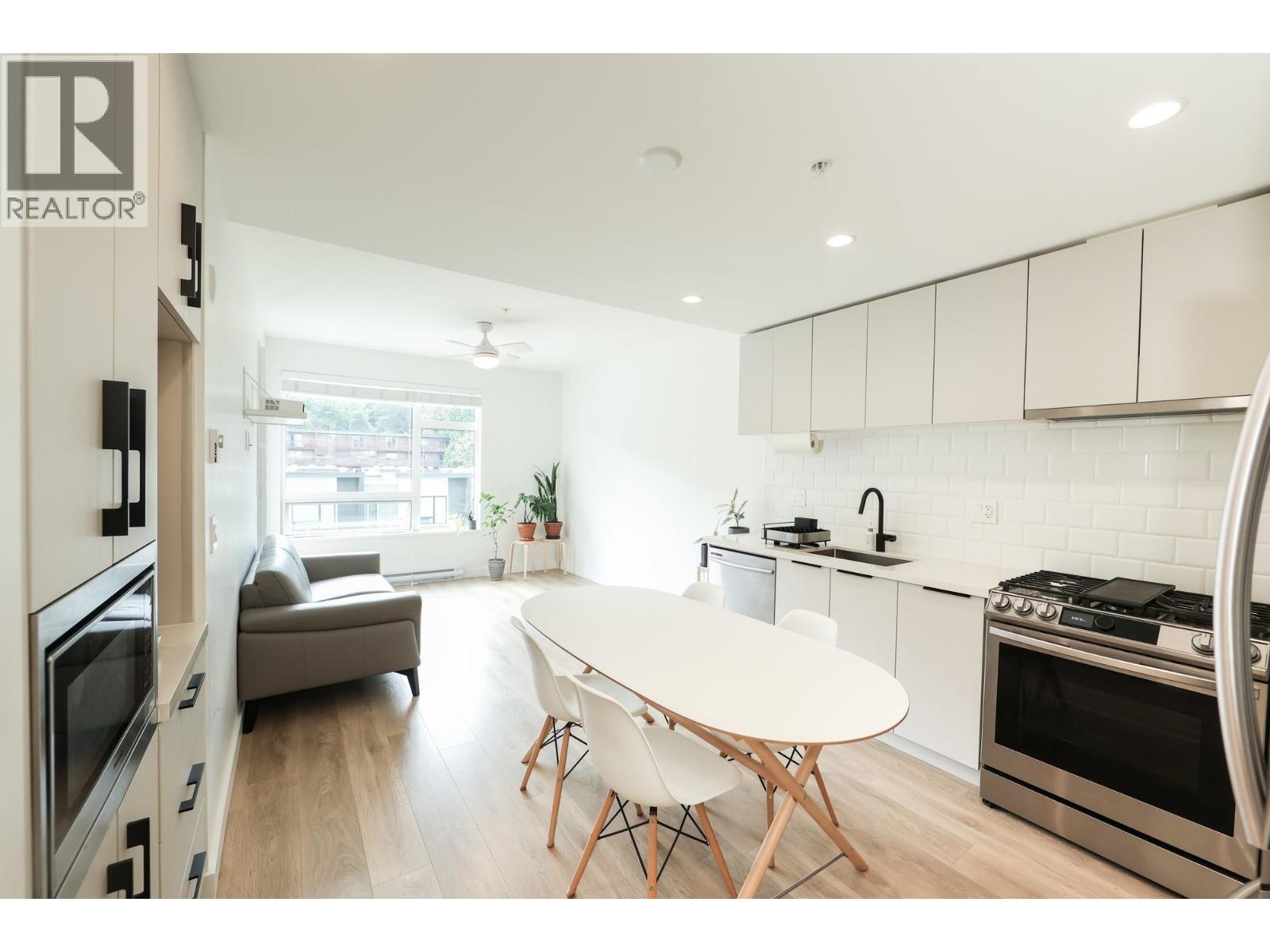 407 3038 St George Street, Port Moody, British Columbia  V3H 0L3 - Photo 2 - R3065278