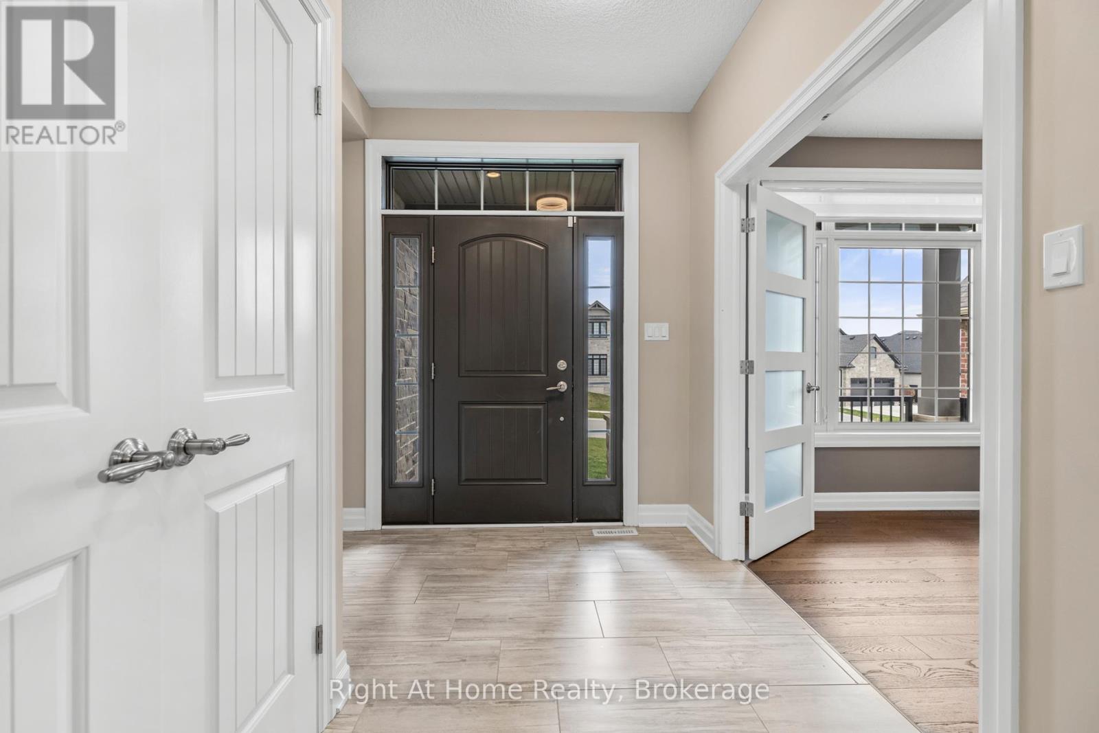 1038 Trailsway Avenue, London South, Ontario  N6K 0J2 - Photo 11 - X12569974