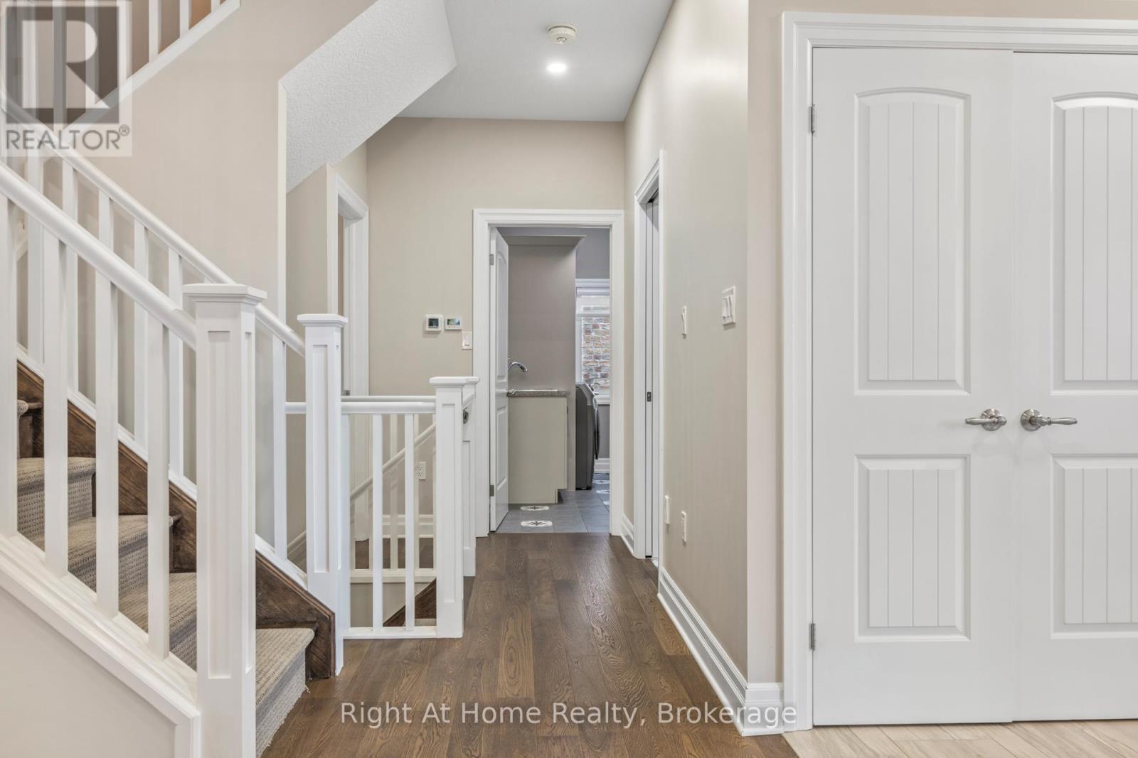 1038 Trailsway Avenue, London South, Ontario  N6K 0J2 - Photo 16 - X12569974