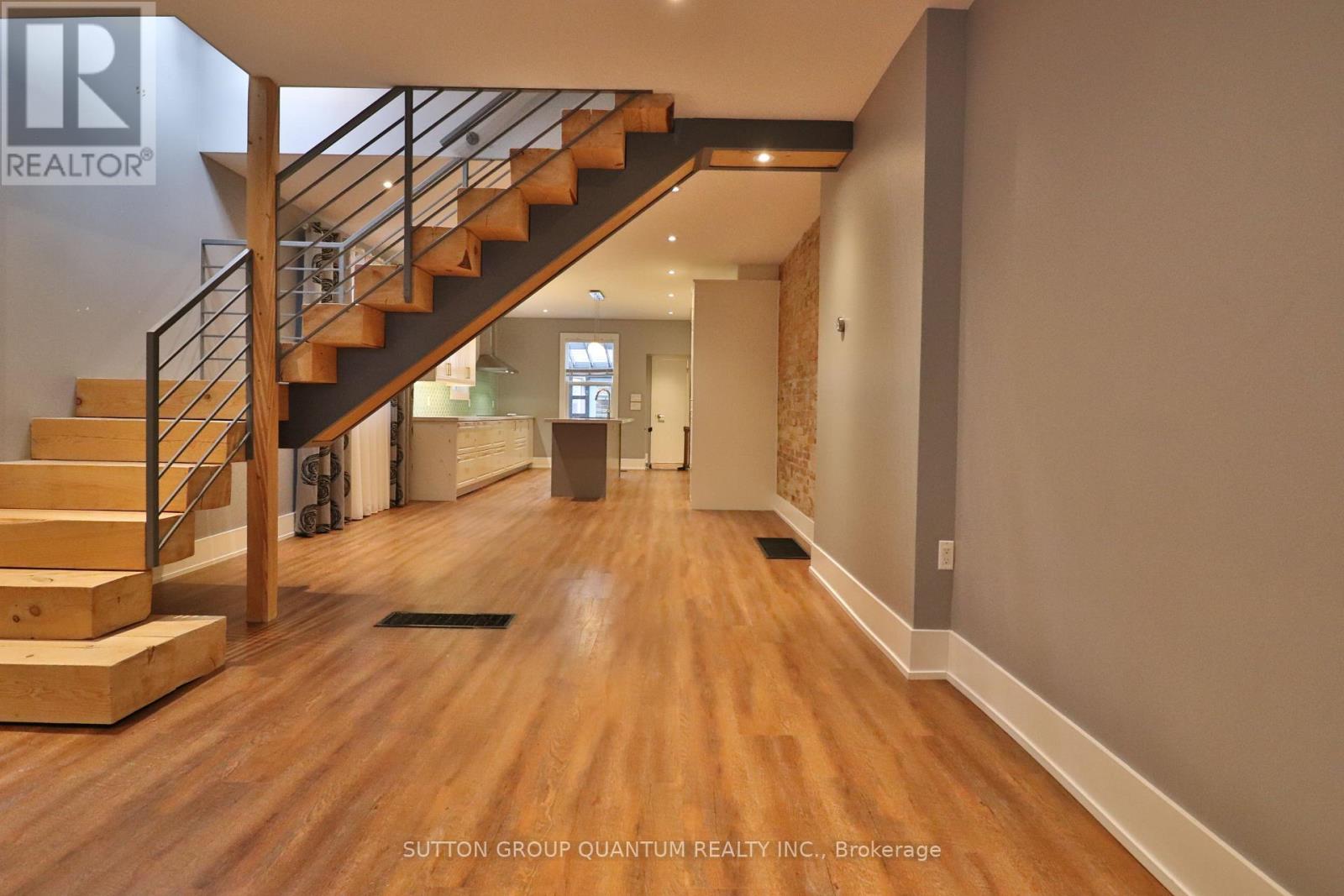 Main - 803 Lansdowne Avenue, Toronto, Ontario  M6H 3Z1 - Photo 2 - W12596346