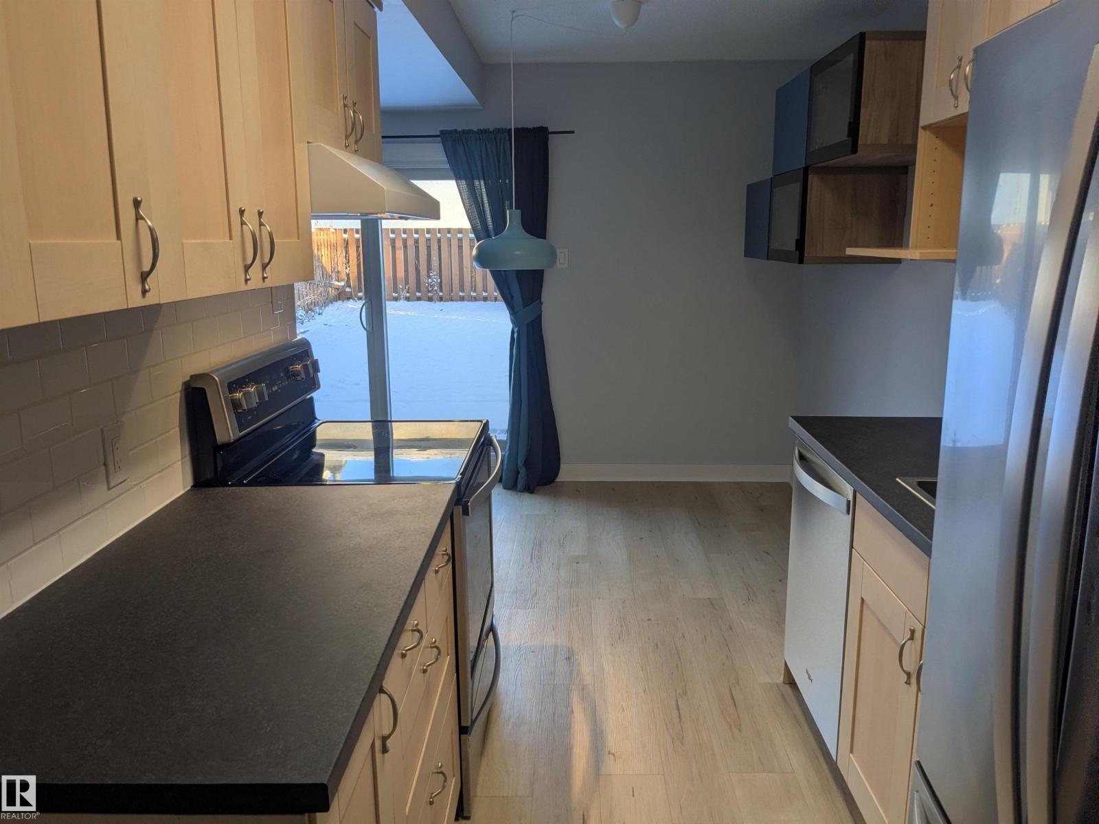 #j 16405 89 Av Nw, Edmonton, Alberta  T5R 4S1 - Photo 8 - E4467286