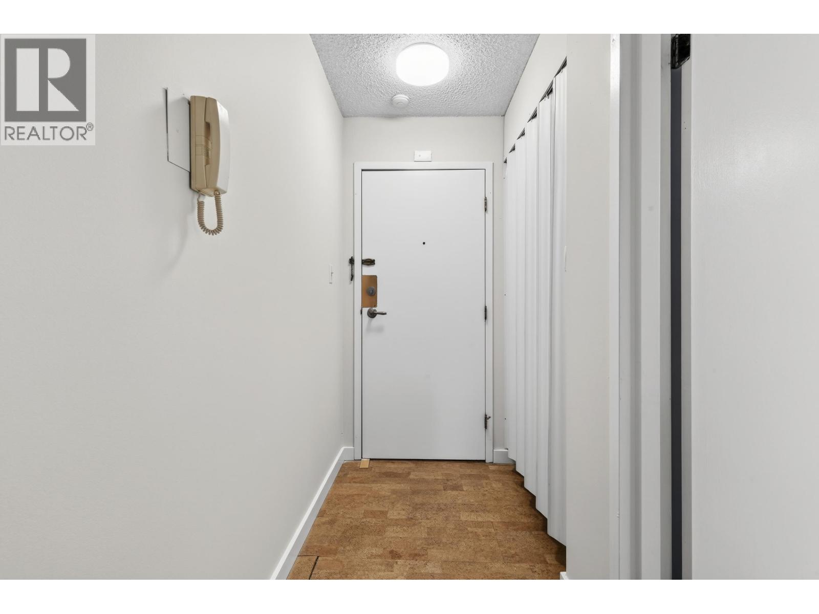 206 9202 Horne Street, Burnaby, British Columbia  V3N 4K2 - Photo 2 - R3071695