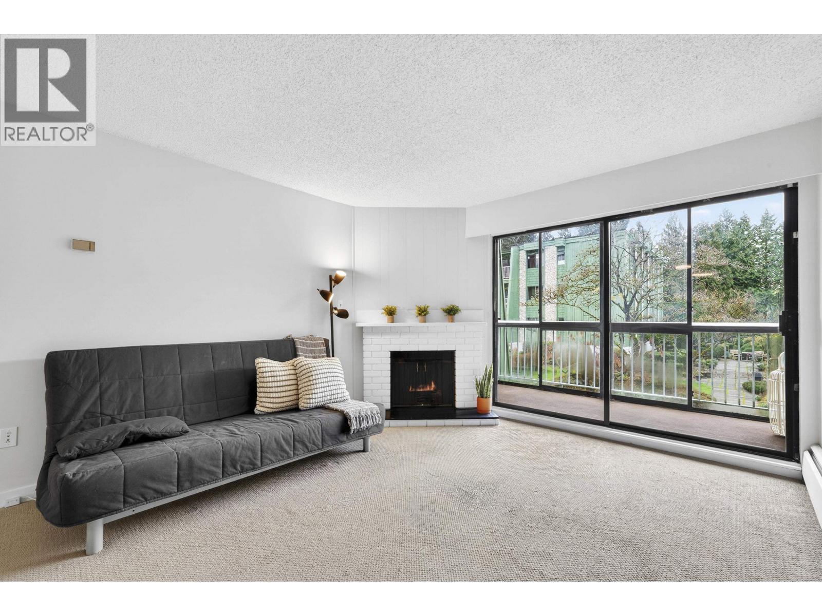 206 9202 HORNE STREET, Burnaby, British Columbia