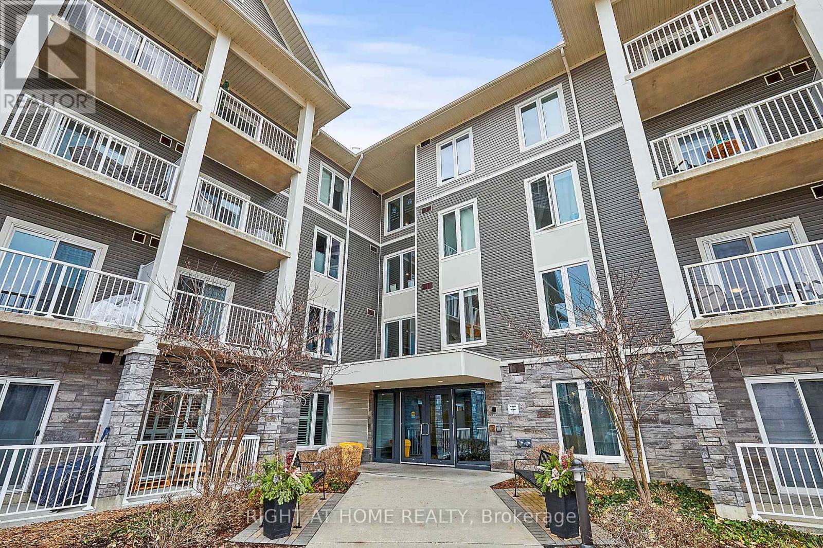 201 - 290 Liberty Street N, Clarington, Ontario  L1C 0V5 - Photo 2 - E12596370