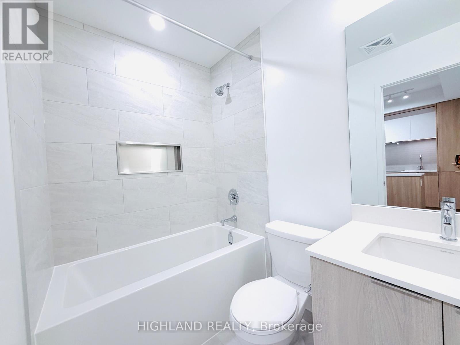 2906 - 395 Square One Drive, Mississauga, Ontario  L5B 0P6 - Photo 13 - W12596374