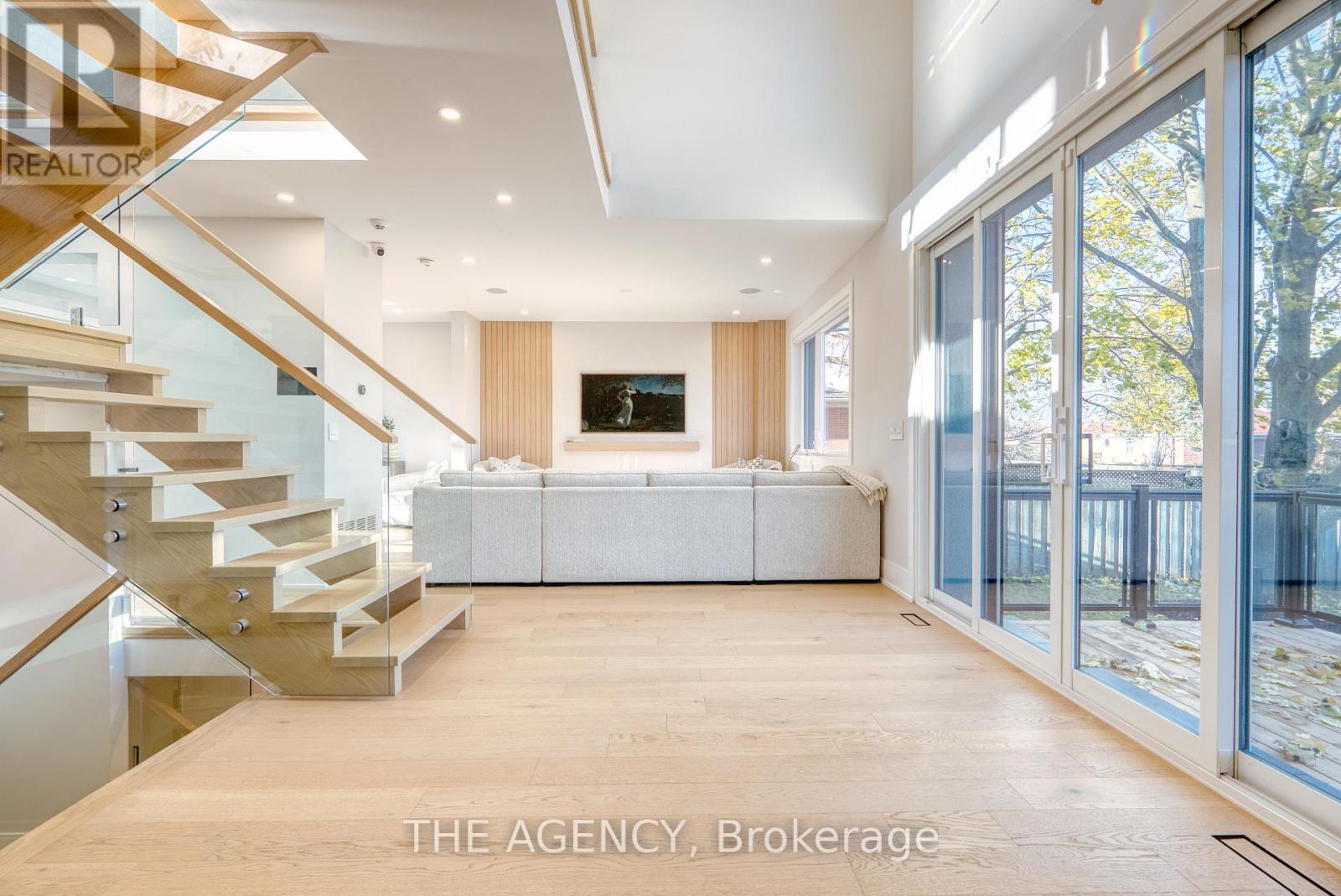 519 Third Line, Oakville, Ontario  L6L 4A8 - Photo 12 - W12584898