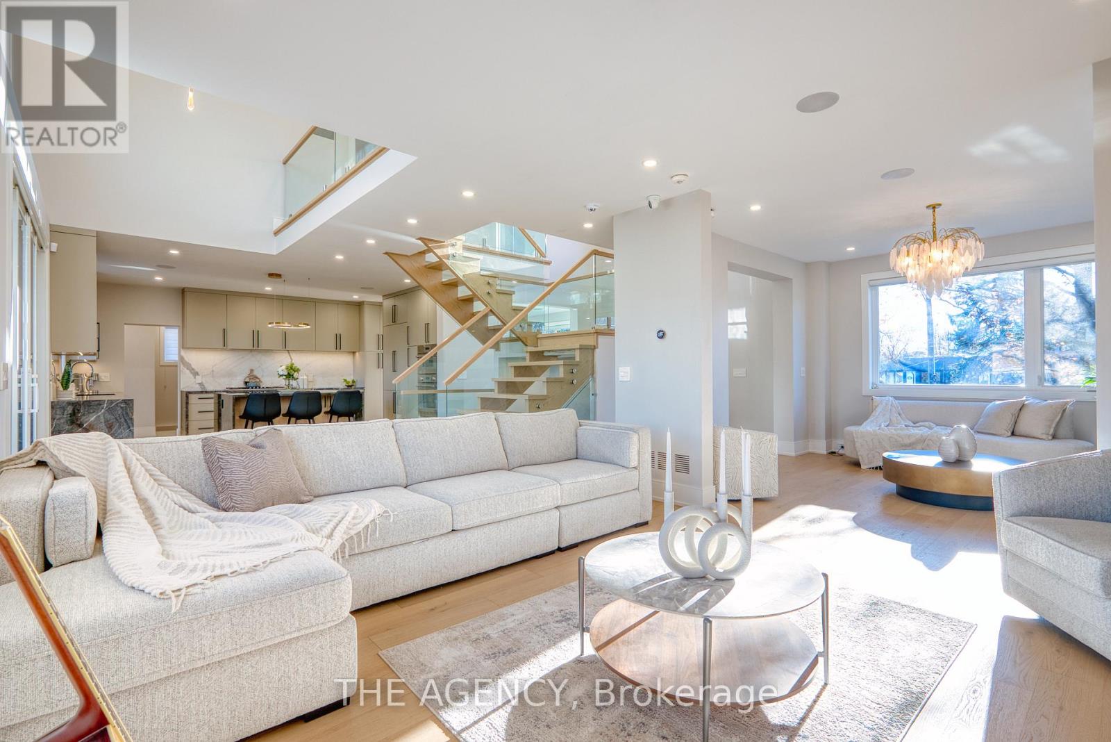 519 Third Line, Oakville, Ontario  L6L 4A8 - Photo 13 - W12584898