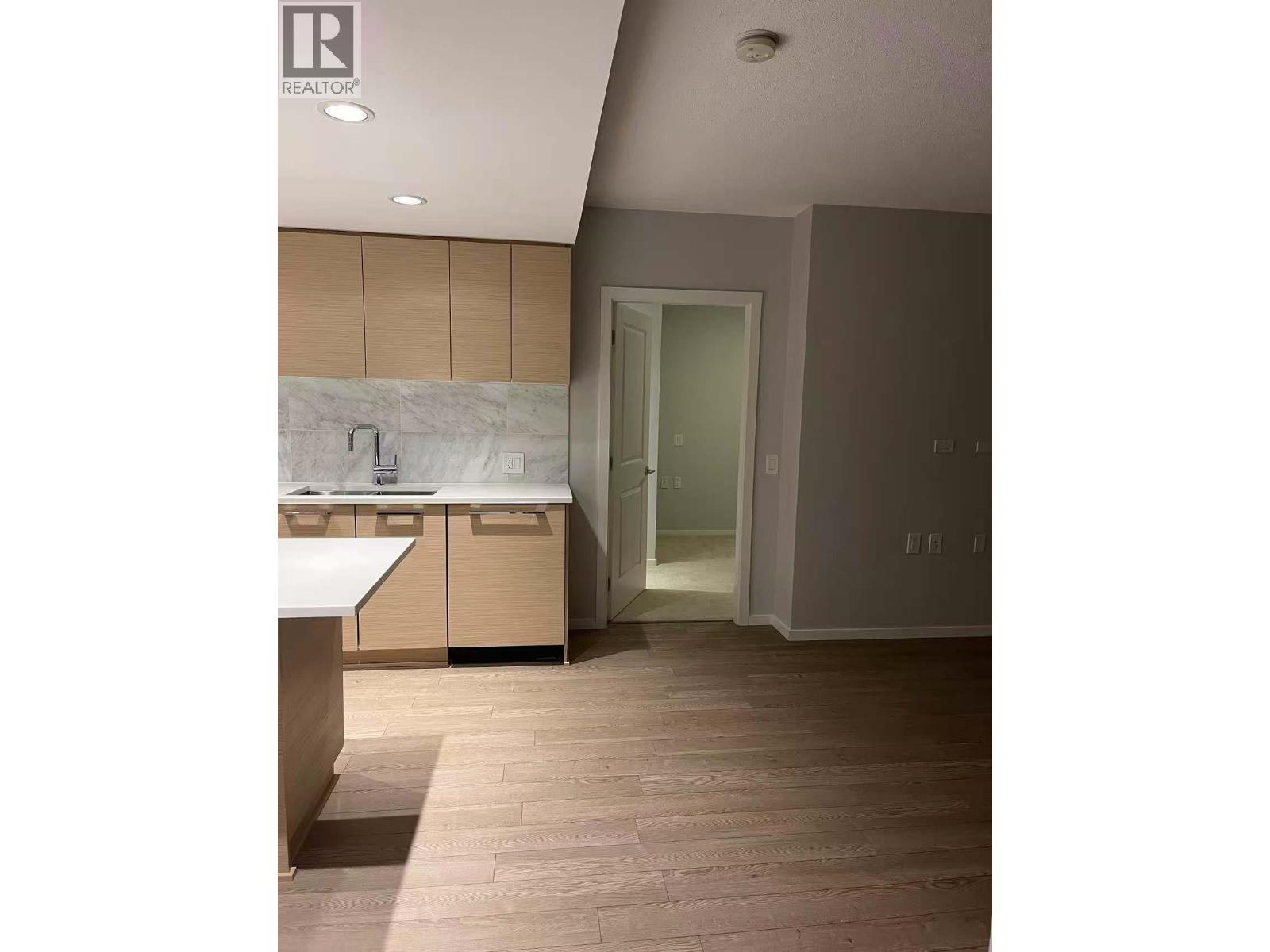 402 6700 Dunblane, Burnaby, British Columbia V5H 3K6 - Photo 8 - R3071349