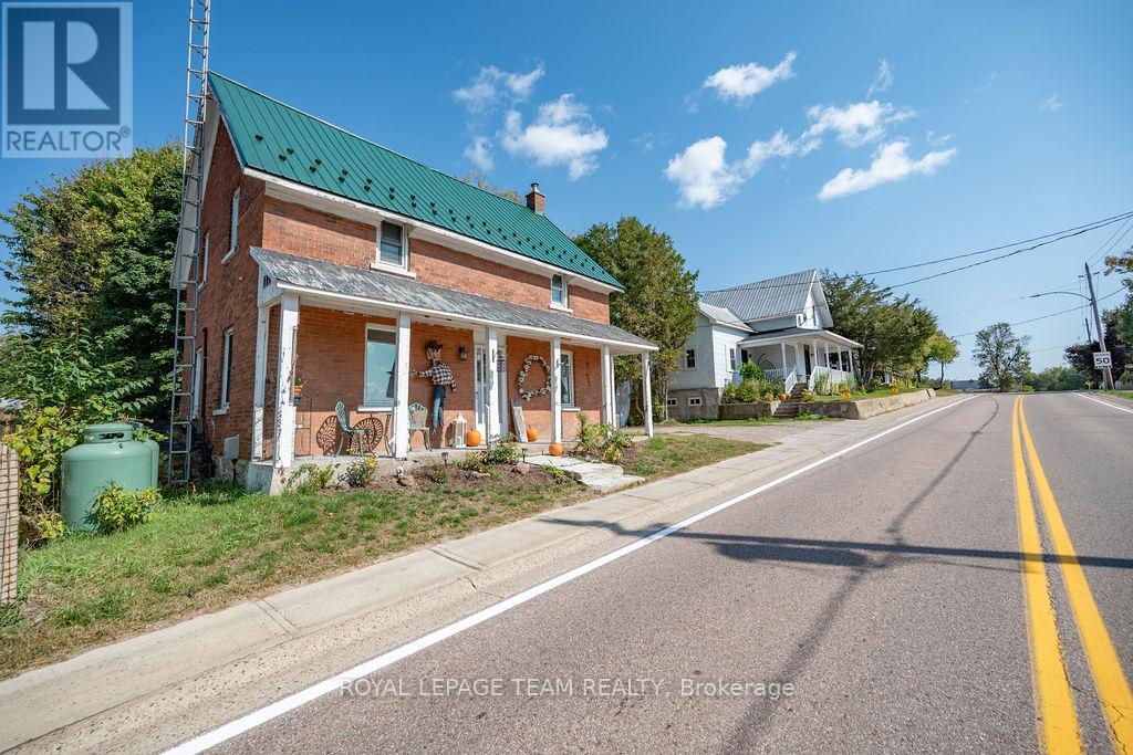 11168 60 Highway, North Algona Wilberforce, Ontario  K0J 1X0 - Photo 3 - X12596414