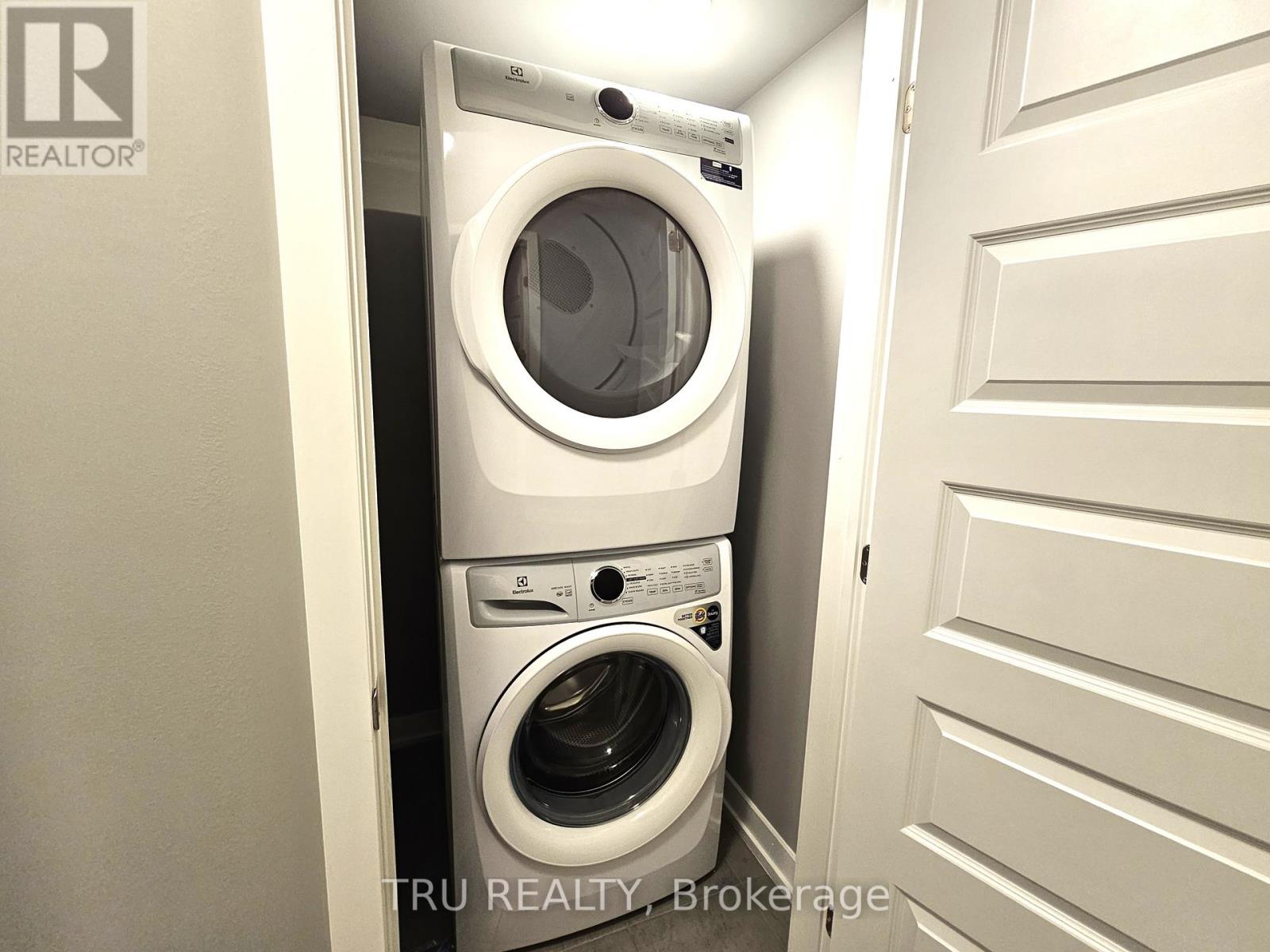 230 Anyolite Private, Ottawa, Ontario  K2J 7J3 - Photo 11 - X12596396