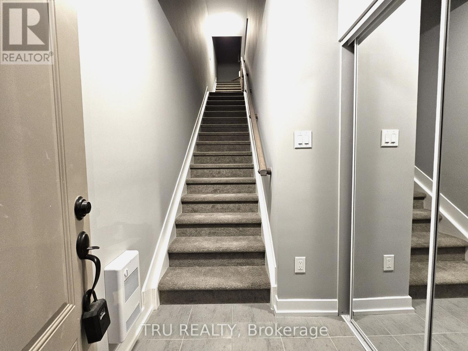 230 Anyolite Private, Ottawa, Ontario  K2J 7J3 - Photo 2 - X12596396