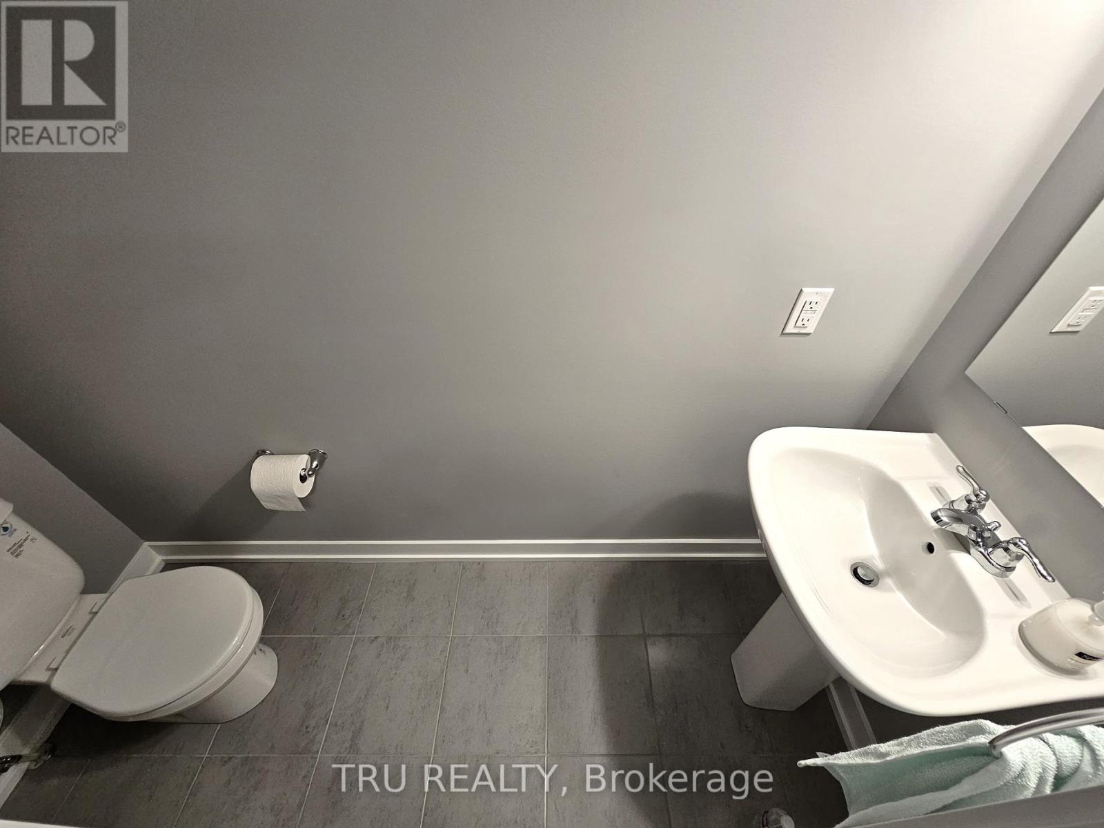 230 Anyolite Private, Ottawa, Ontario  K2J 7J3 - Photo 8 - X12596396