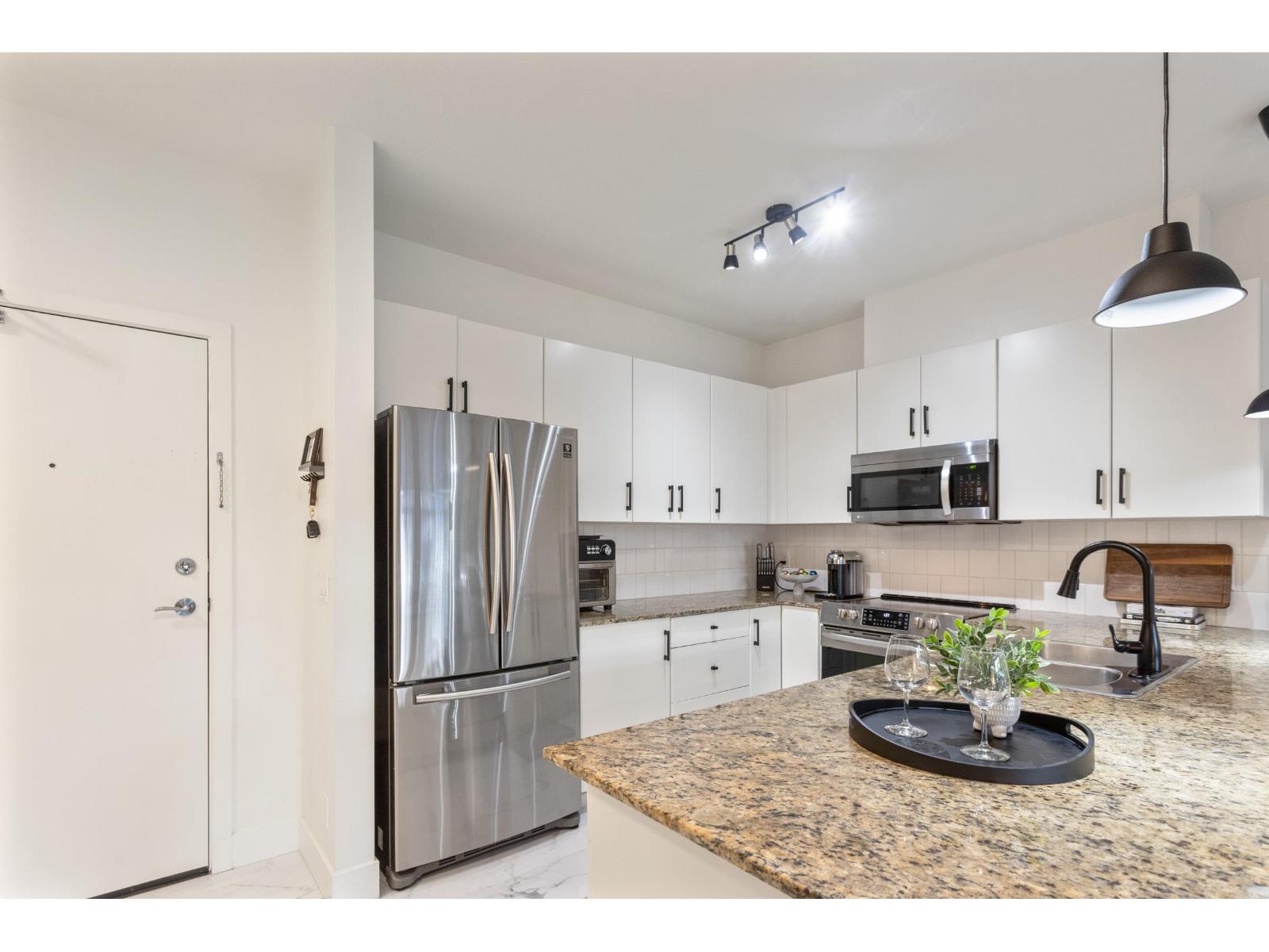 102 15385 101a Avenue, Surrey, British Columbia V3R 0B4 - Photo 10 - R3071763