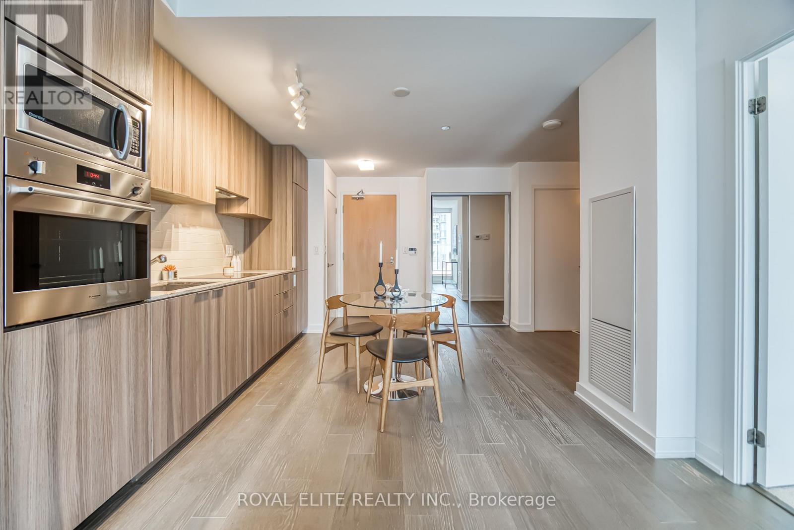 612 - 11 Wellesley Street W, Toronto, Ontario  M4Y 0G4 - Photo 13 - C12596404