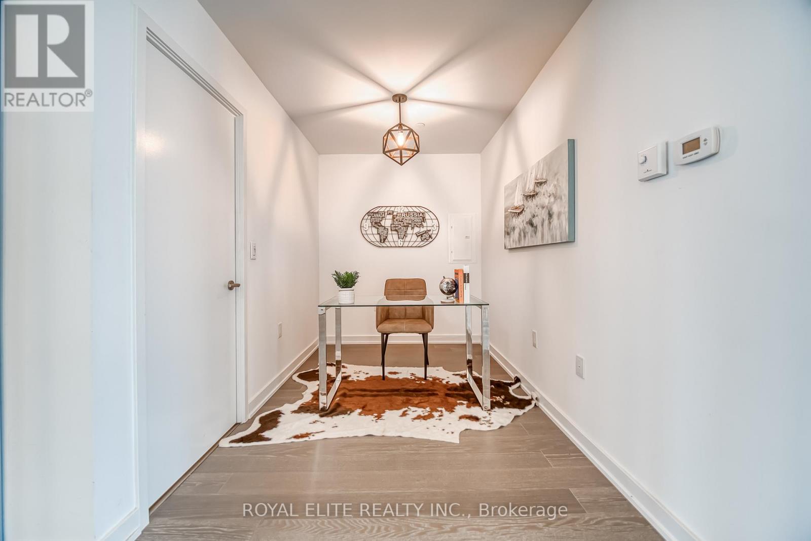 612 - 11 Wellesley Street W, Toronto, Ontario  M4Y 0G4 - Photo 24 - C12596404