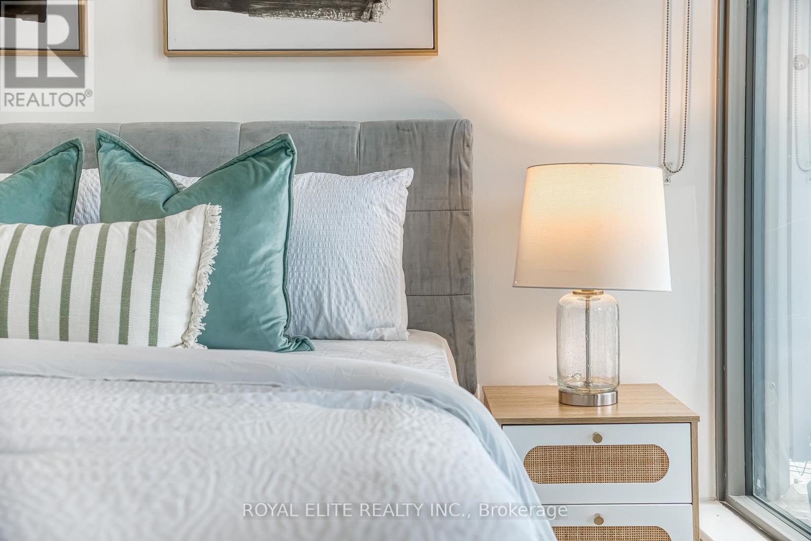 612 - 11 Wellesley Street W, Toronto, Ontario  M4Y 0G4 - Photo 33 - C12596404