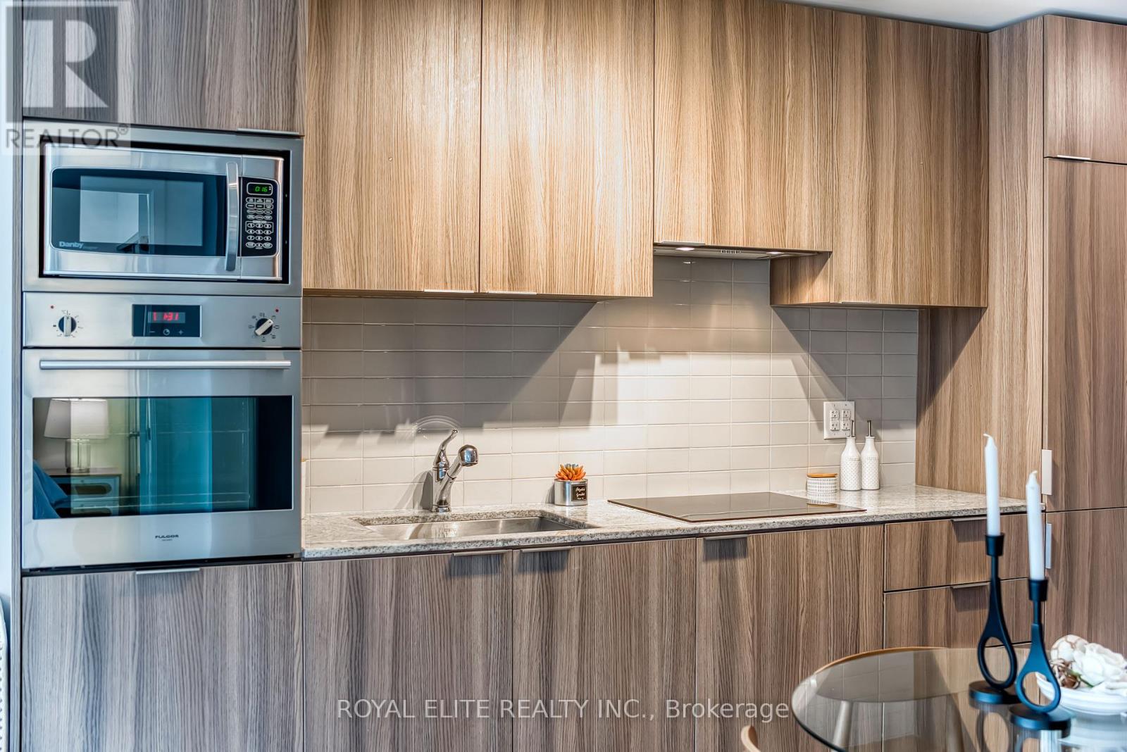 612 - 11 Wellesley Street W, Toronto, Ontario  M4Y 0G4 - Photo 36 - C12596404