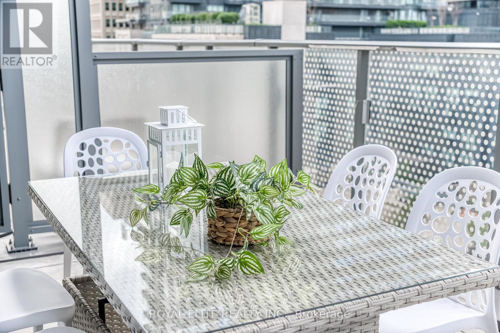 612 - 11 Wellesley Street W, Toronto, Ontario  M4Y 0G4 - Photo 37 - C12596404