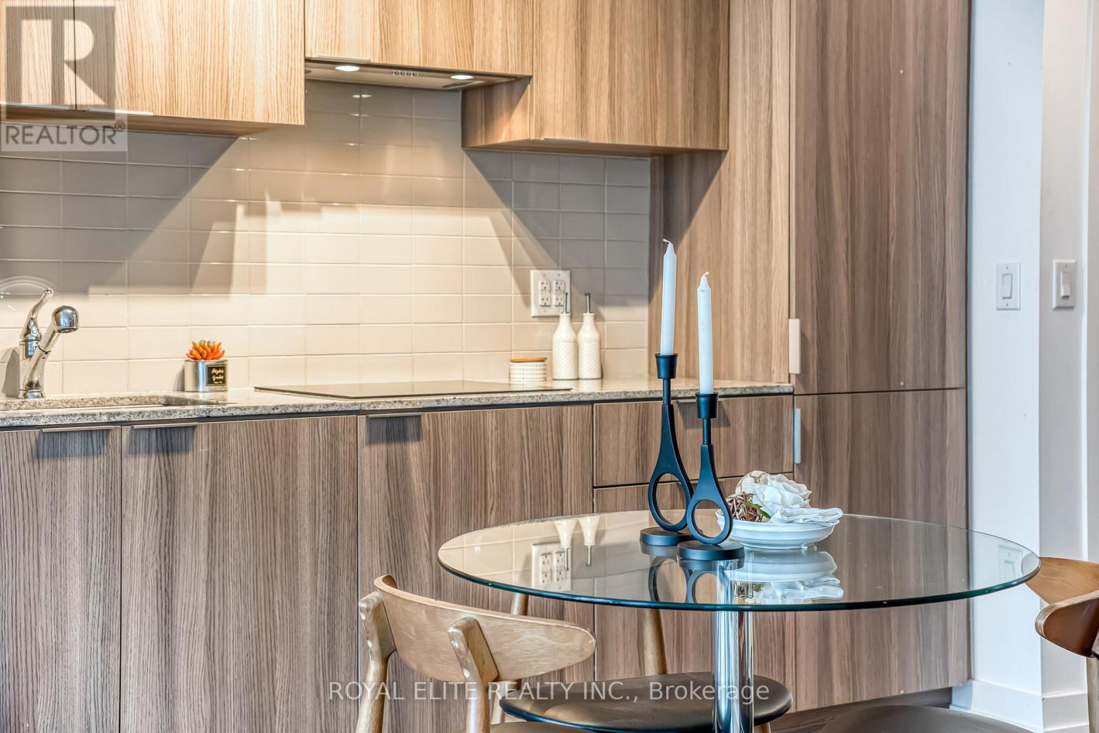 612 - 11 Wellesley Street W, Toronto, Ontario  M4Y 0G4 - Photo 38 - C12596404