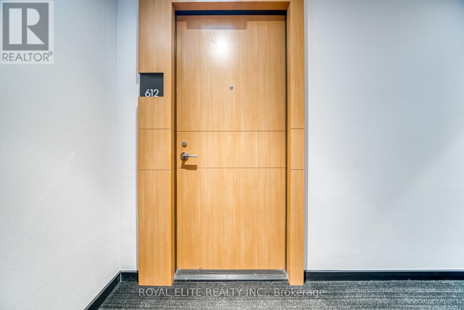 612 - 11 Wellesley Street W, Toronto, Ontario  M4Y 0G4 - Photo 7 - C12596404