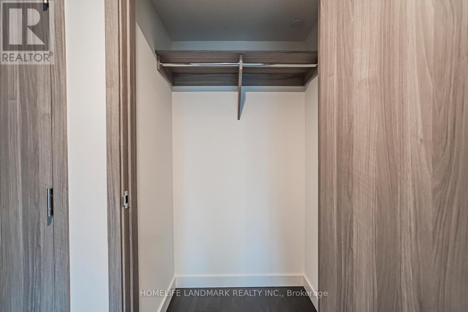 2315 - 1 Concord Cityplace Way, Toronto, Ontario  M5V 0X3 - Photo 12 - C12596426