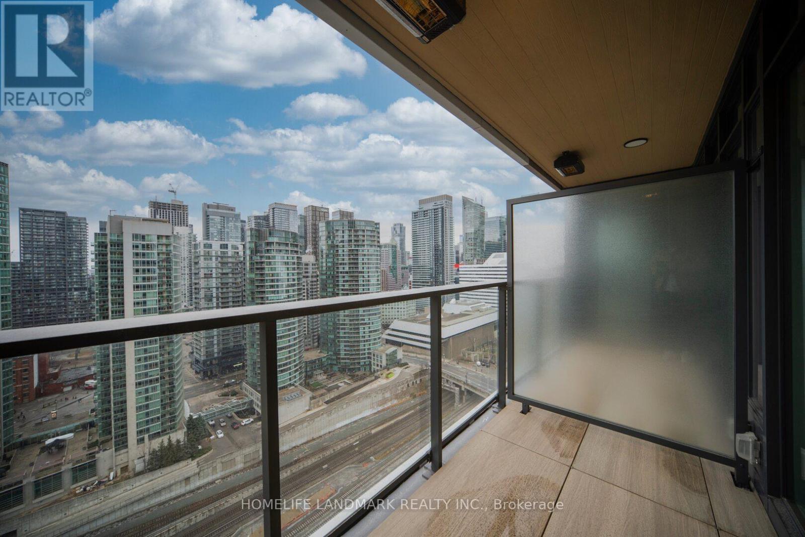 2315 - 1 Concord Cityplace Way, Toronto, Ontario  M5V 0X3 - Photo 32 - C12596426