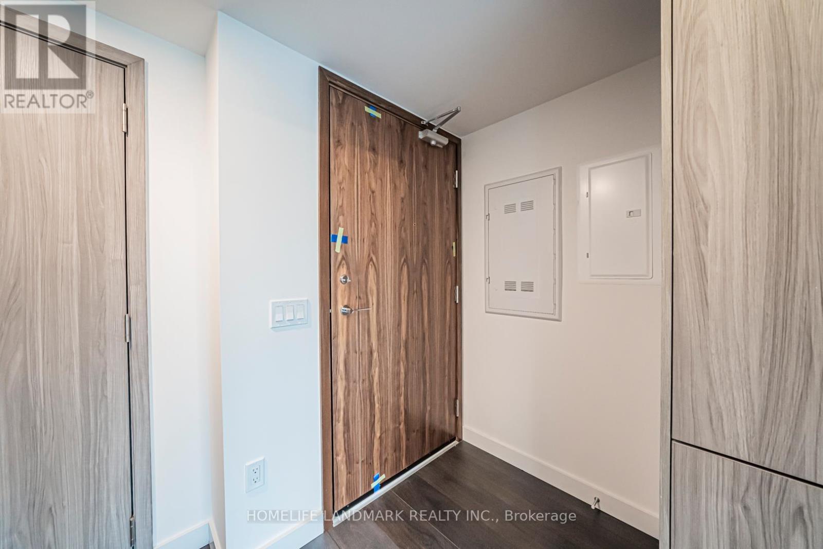 2315 - 1 Concord Cityplace Way, Toronto, Ontario  M5V 0X3 - Photo 8 - C12596426