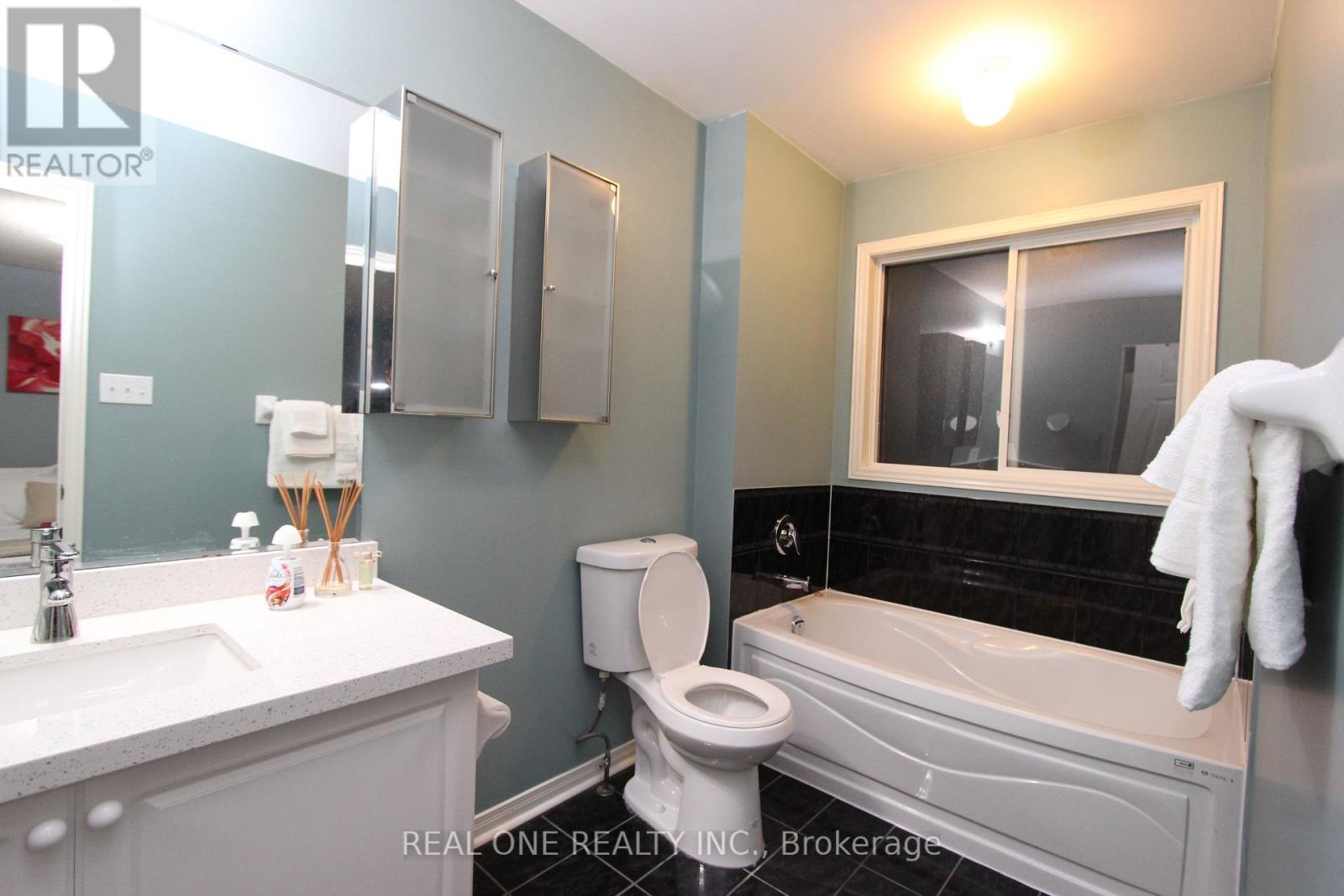 287 Bantry Avenue, Richmond Hill, Ontario  L4B 4M8 - Photo 11 - N12596428