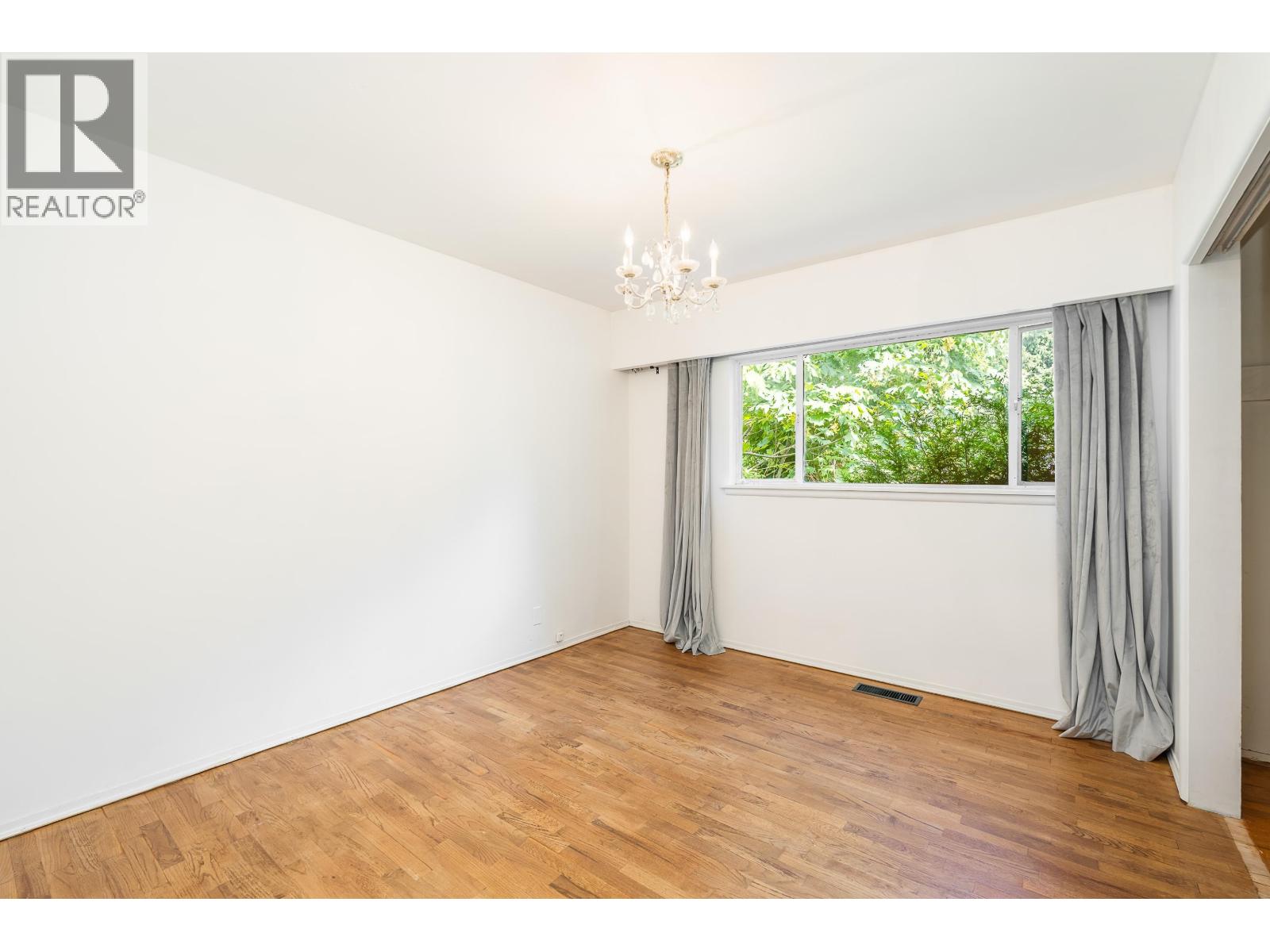 951 Canyon Boulevard, North Vancouver, British Columbia  V7R 2J9 - Photo 13 - R3032547