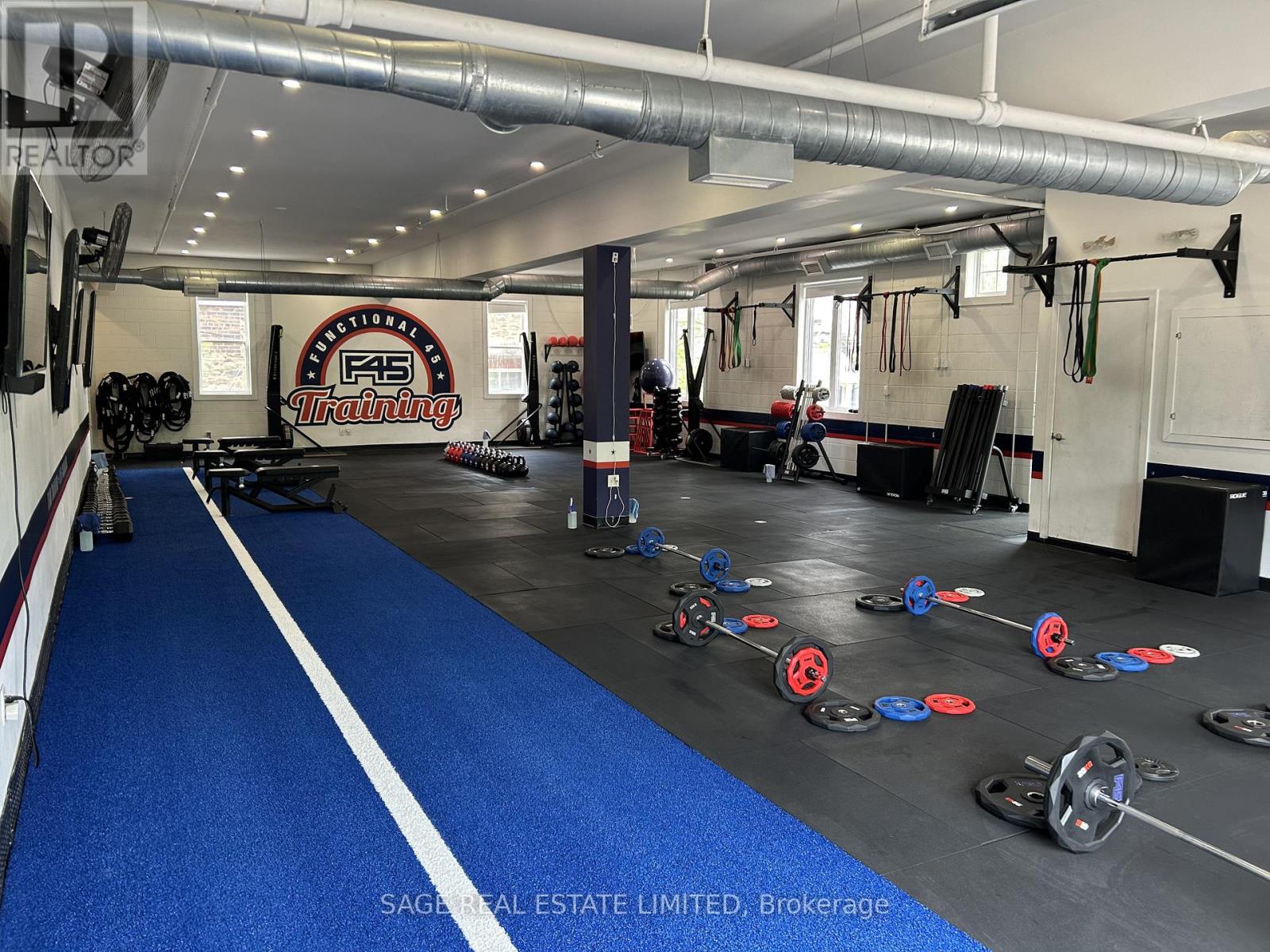 15 WELLINGTON STREET, Hamilton, Ontario