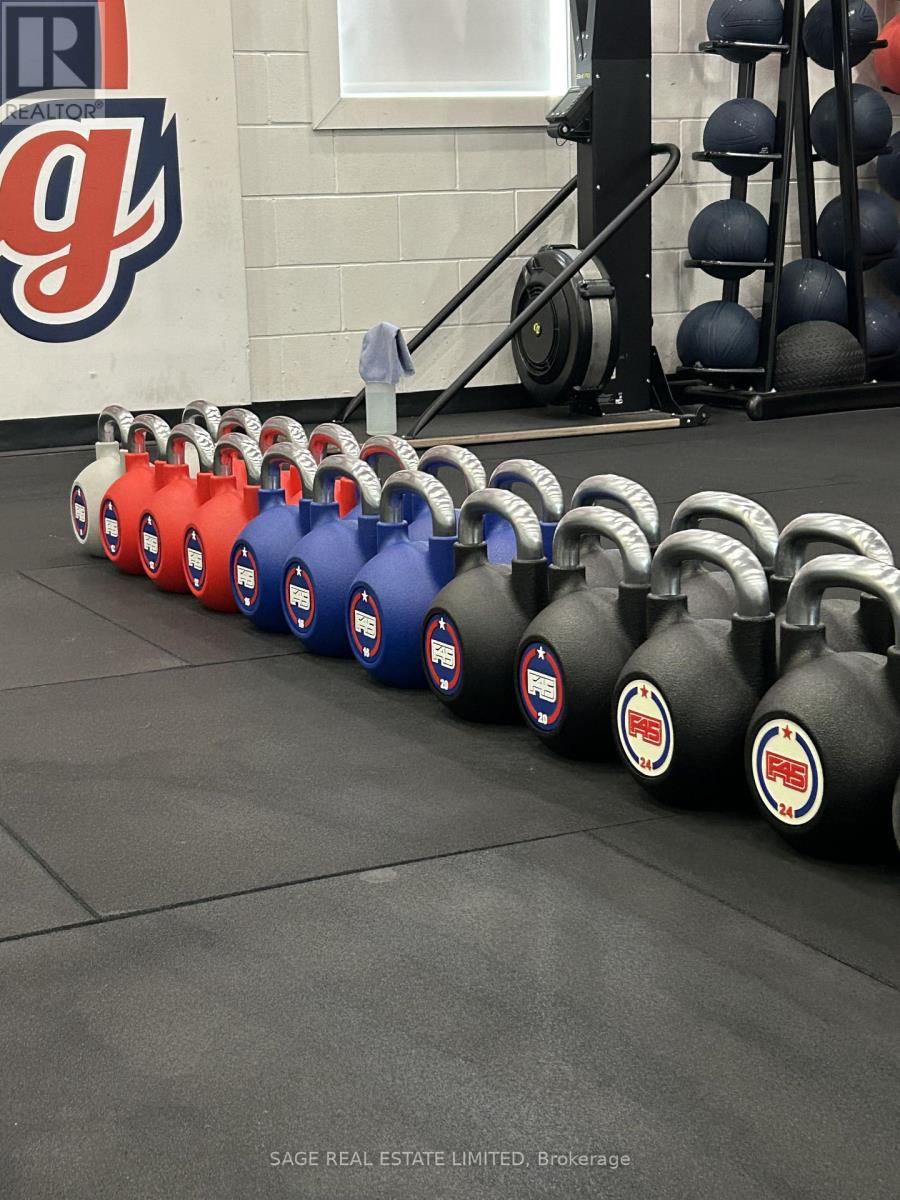 15 Wellington Street, Hamilton, Ontario  L8R 1M7 - Photo 2 - X12596390