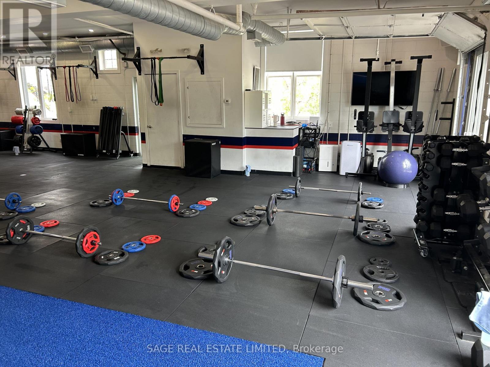 15 Wellington Street, Hamilton, Ontario  L8R 1M7 - Photo 3 - X12596390