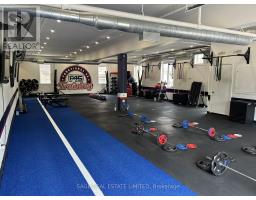 15 WELLINGTON STREET, Hamilton, Ontario