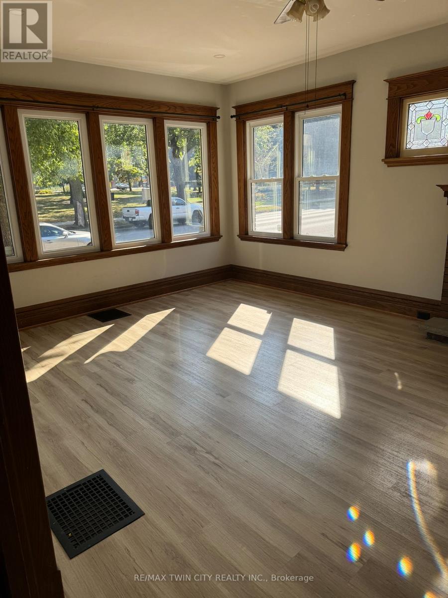 Main - 266 Dalhousie Street, Brantford, Ontario  N3S 3V2 - Photo 11 - X12596398