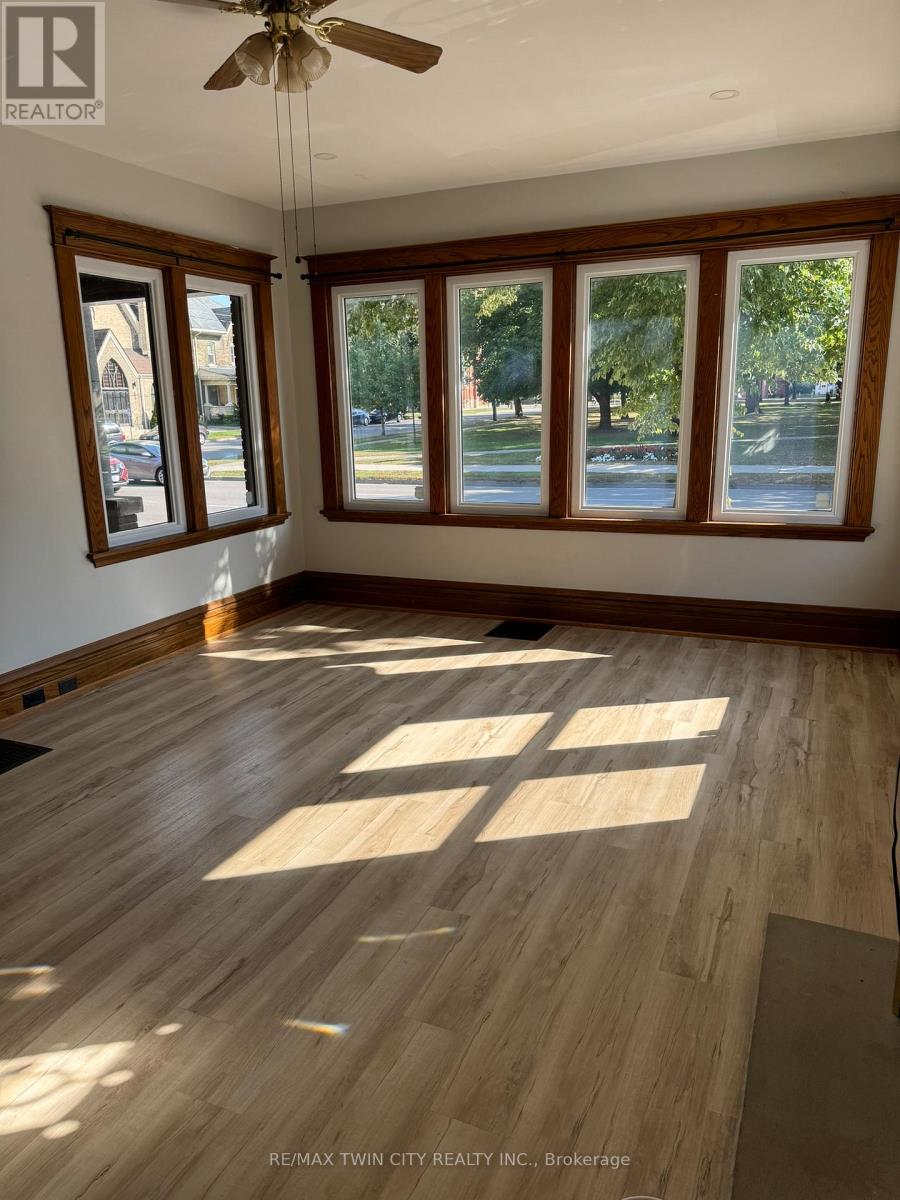 Main - 266 Dalhousie Street, Brantford, Ontario  N3S 3V2 - Photo 12 - X12596398