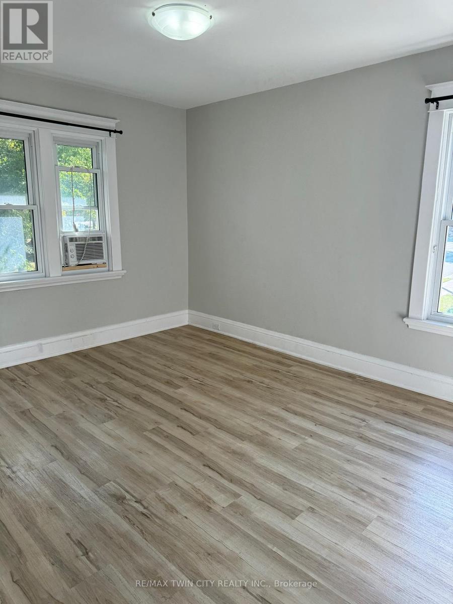 Main - 266 Dalhousie Street, Brantford, Ontario  N3S 3V2 - Photo 17 - X12596398