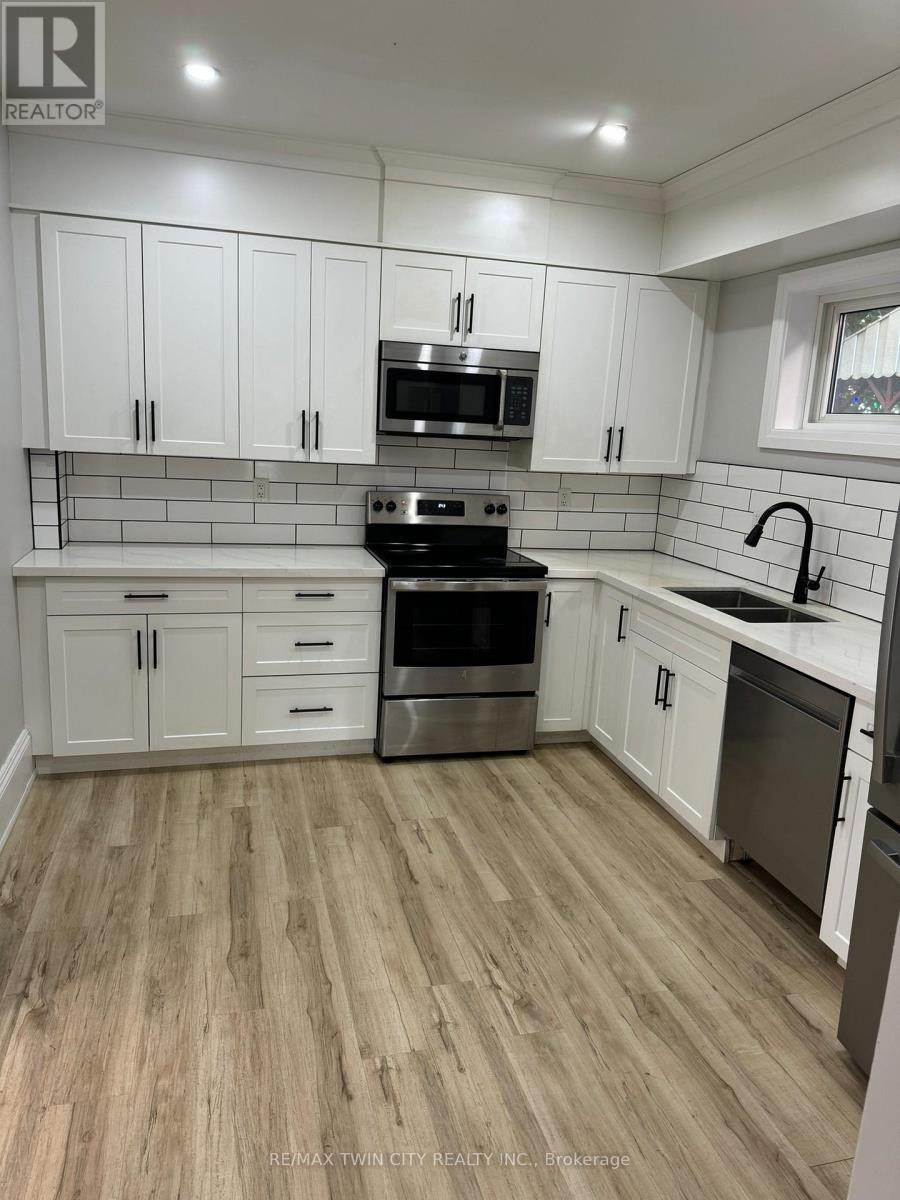 Main - 266 Dalhousie Street, Brantford, Ontario  N3S 3V2 - Photo 2 - X12596398