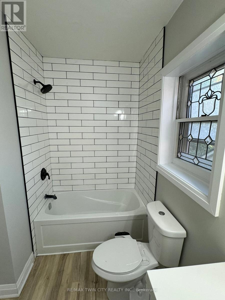 Main - 266 Dalhousie Street, Brantford, Ontario  N3S 3V2 - Photo 32 - X12596398