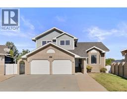 12 Redwood Way SE Ross Glen