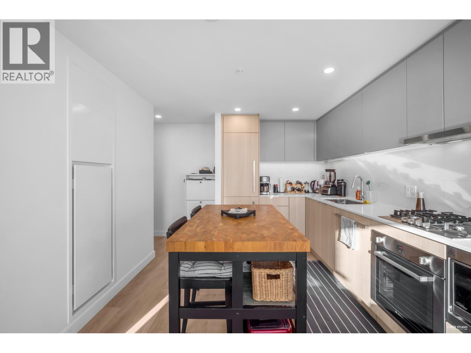 2101 308 Alderson Avenue, Coquitlam, British Columbia  V3K 0J2 - Photo 10 - R3071552