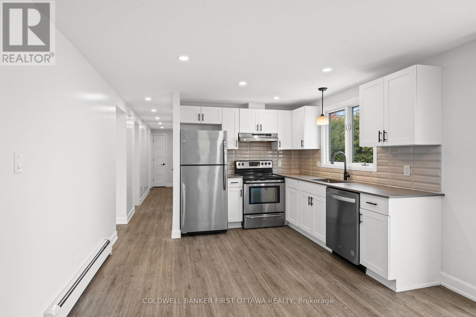 351 Amiens Street, Ottawa, Ontario  K1E 1P1 - Photo 8 - X12595998