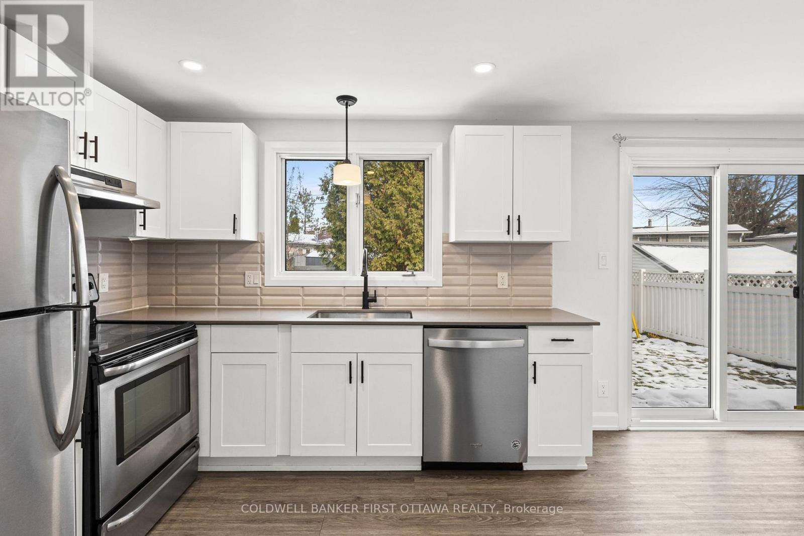 351 Amiens Street, Ottawa, Ontario  K1E 1P1 - Photo 9 - X12595998