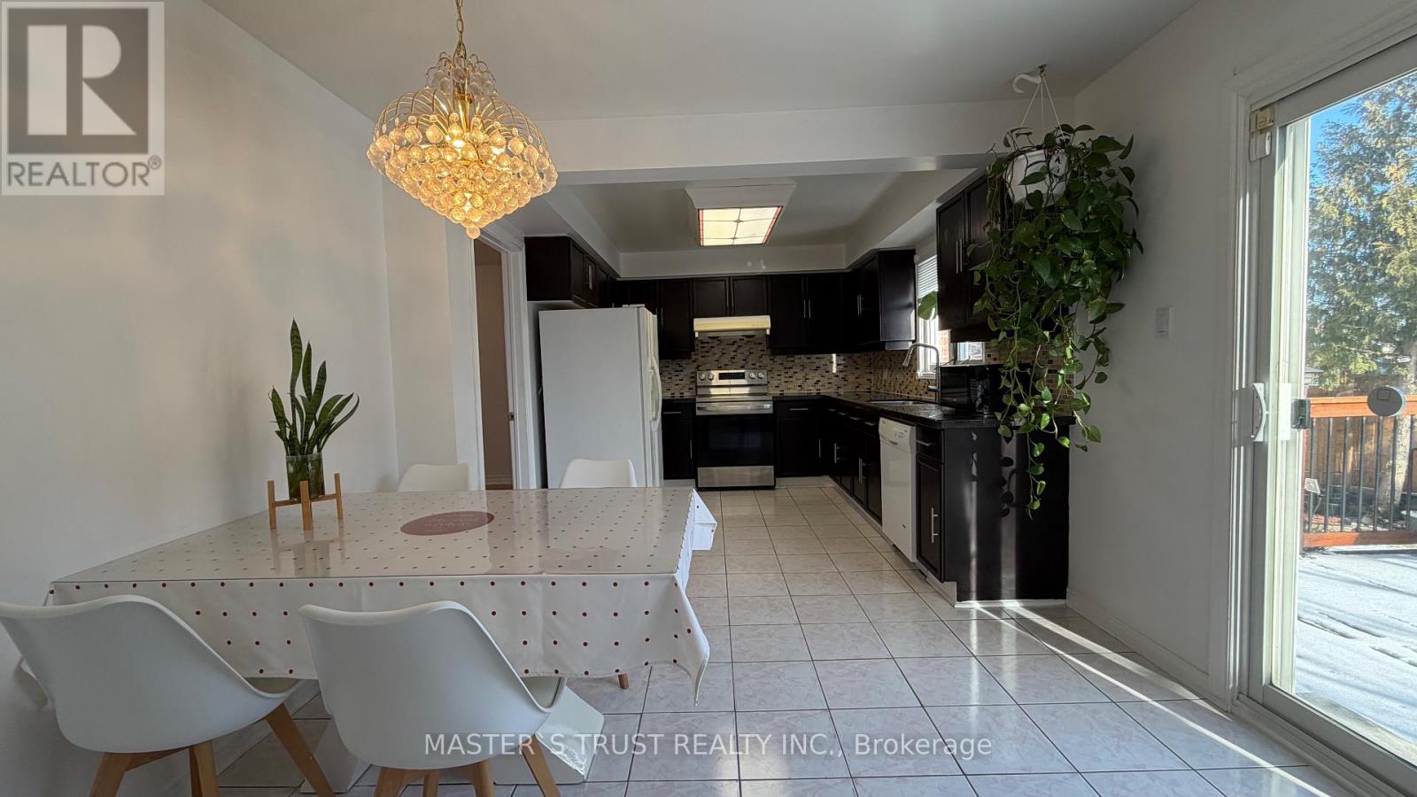 31 Goldhawk Trail, Toronto, Ontario M1V 3R4 - Photo 11 - E12596436