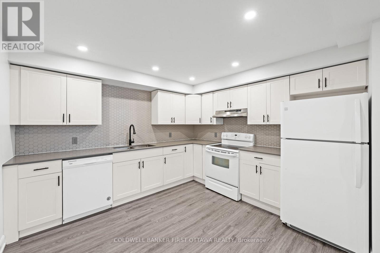 351 Amiens Street, Ottawa, Ontario  K1E 1P1 - Photo 29 - X12595958