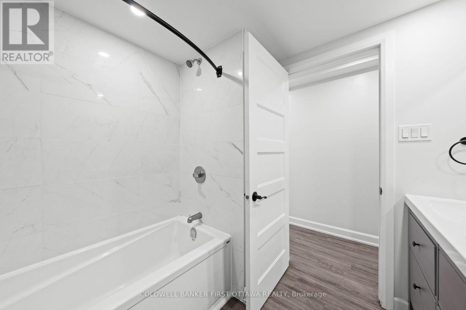 351 Amiens Street, Ottawa, Ontario  K1E 1P1 - Photo 25 - X12595958