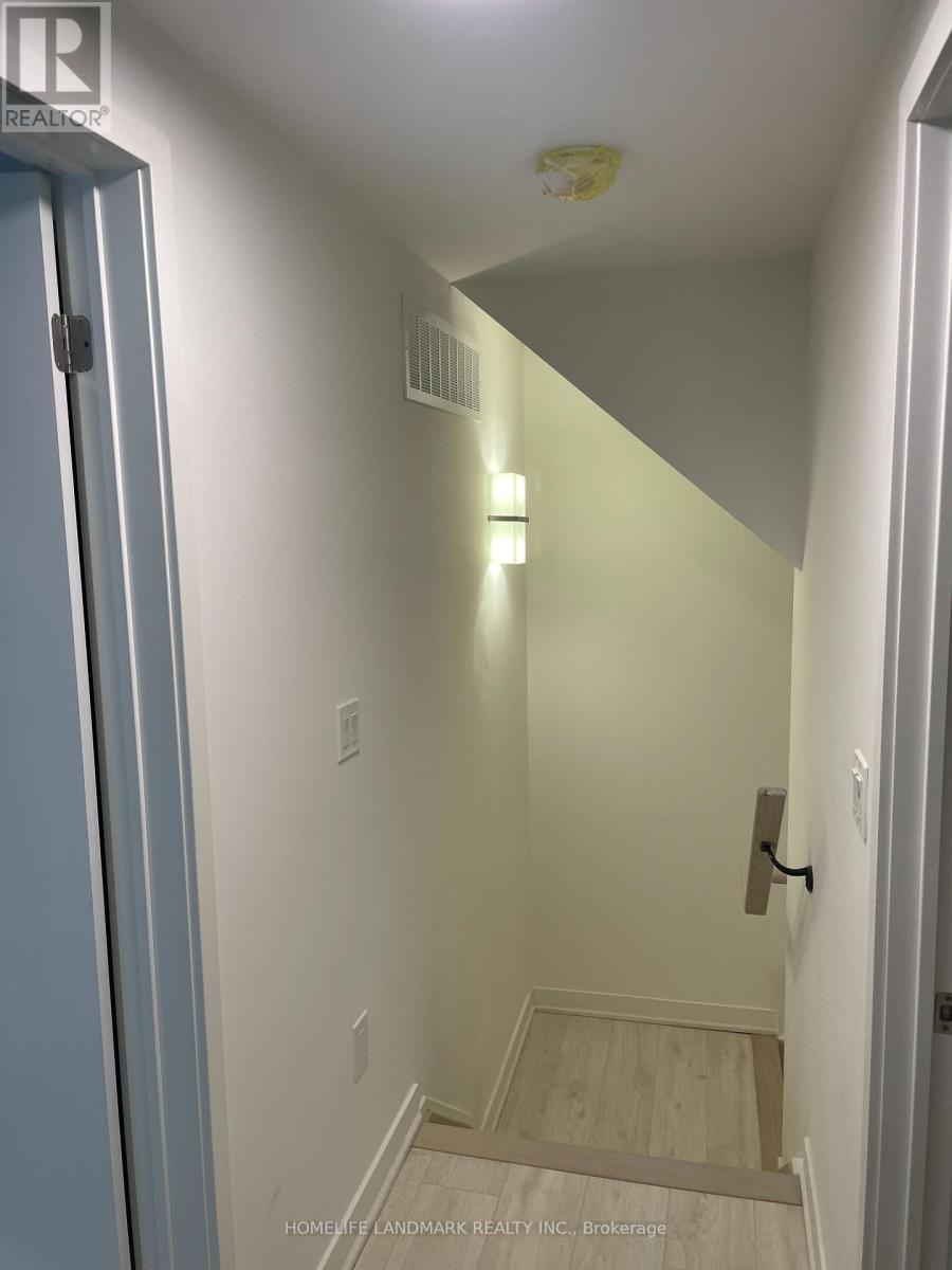 69 - 71 Curlew Drive, Toronto, Ontario  M3A 0B1 - Photo 13 - C12543786