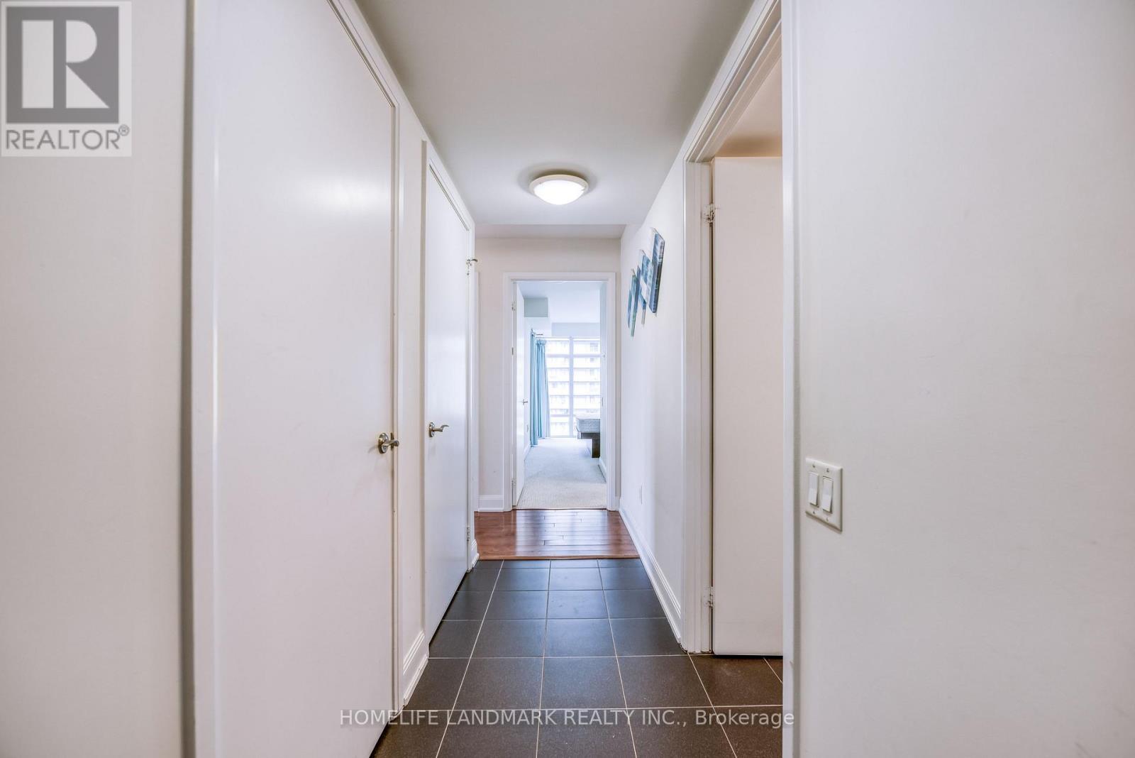 2408 - 2181 Yonge Street, Toronto, Ontario  M4S 3H7 - Photo 12 - C12596450