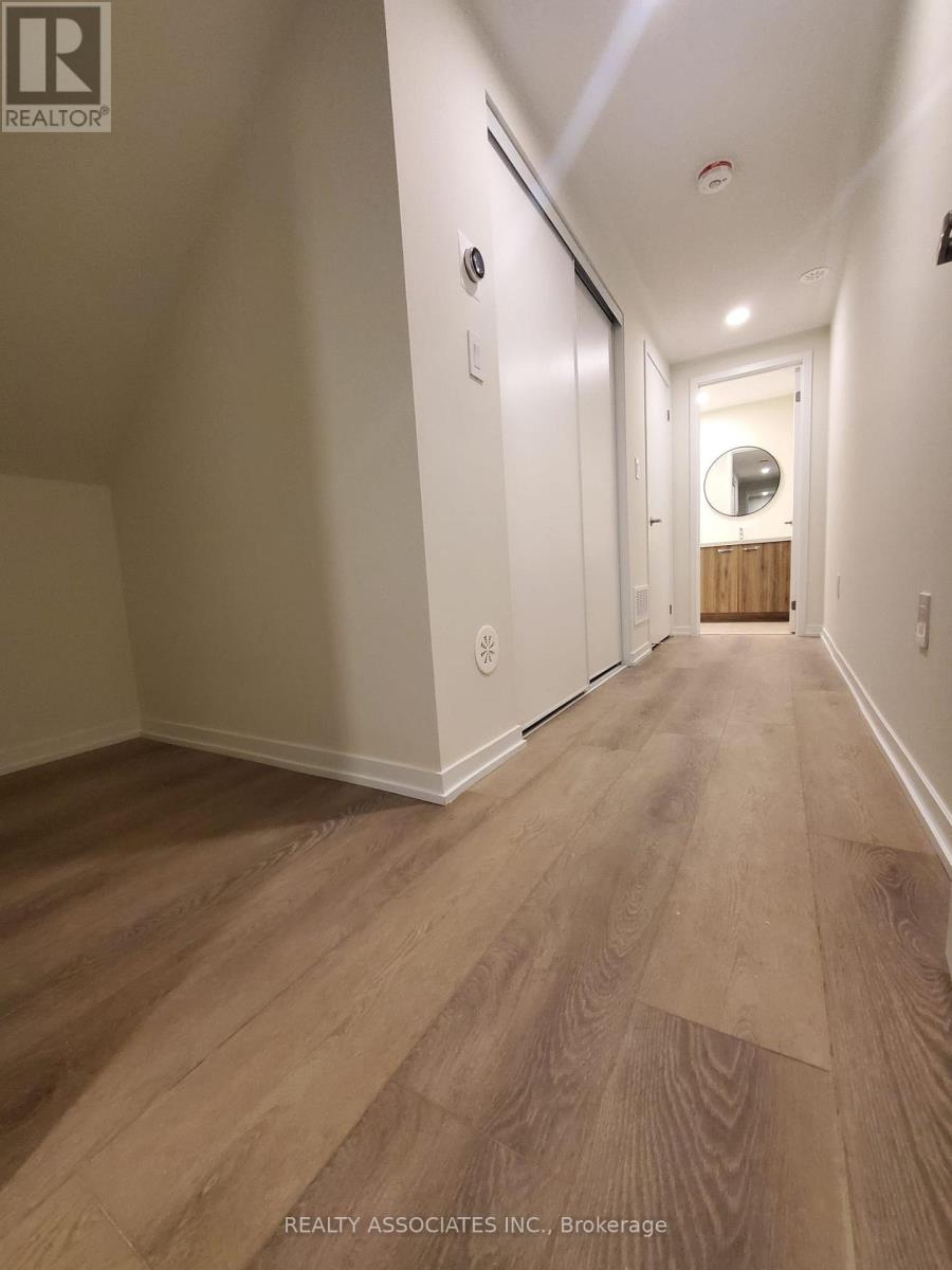 8 Matawin Lane, Richmond Hill, Ontario  L4B 0H8 - Photo 17 - N12580612