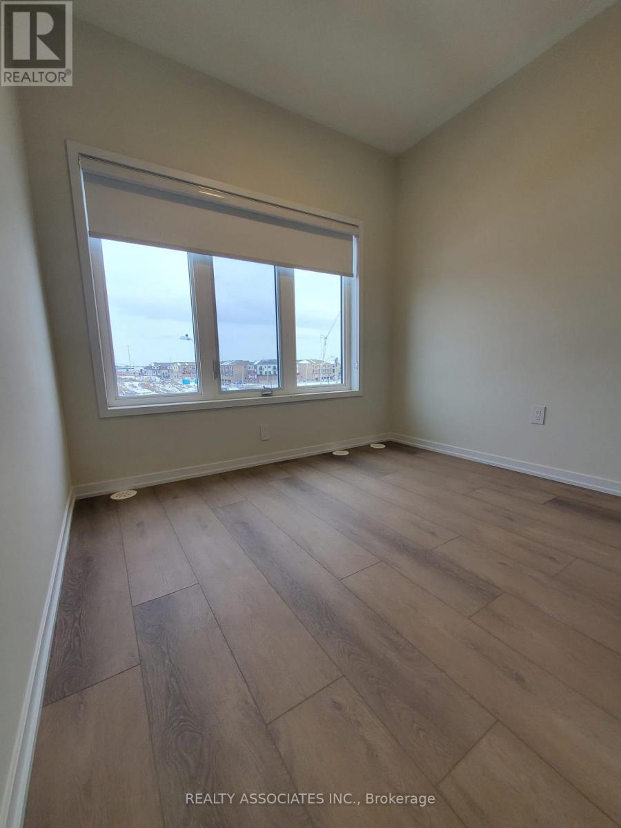 8 Matawin Lane, Richmond Hill, Ontario  L4B 0H8 - Photo 10 - N12580612